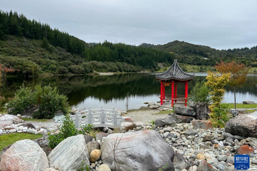 這是4月29日拍攝的新西蘭羅斯華人淘金紀(jì)念公園一角。新華社發(fā)（沃爾特 攝）