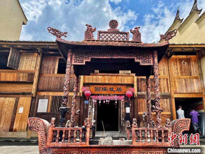 臺灣上趣開新團隊入駐古田縣平湖鎮(zhèn)端上村，以“圓瑛法師故里”為主題打造愛國禪意村。　呂巧琴 攝