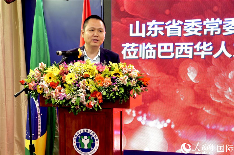 中國駐里約熱內(nèi)盧總領館副總領事王尉育致辭。人民網(wǎng)記者宋亦然攝