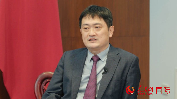 中國(guó)駐阿根廷使館代辦孫怡接受人民網(wǎng)專(zhuān)訪。人民網(wǎng)記者 張若涵攝