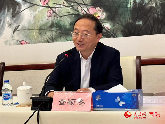 10月31日，蘇州市人民政府副市長查穎冬在第五屆中法文化論壇媒體吹風會上講話。（人民網 謝瑩攝）