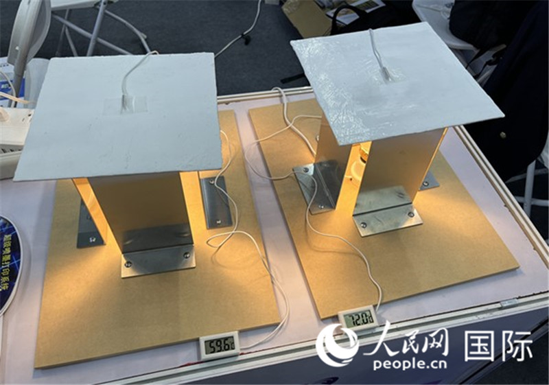 氣凝膠隔熱材料應(yīng)用效果展示。（人民網(wǎng)記者 陳思攝）