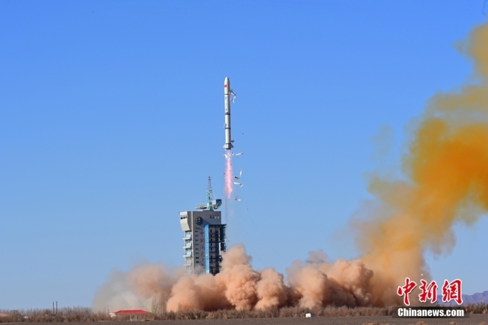 北京時間2023年11月16日11時55分，我國在酒泉衛(wèi)星發(fā)射中心使用長征二號丙運載火箭，成功將新一代海洋水色觀測衛(wèi)星發(fā)射升空，衛(wèi)星順利進入預(yù)定軌道，發(fā)射任務(wù)獲得圓滿成功。此次任務(wù)是長征系列運載火箭第497次飛行。汪江波 攝