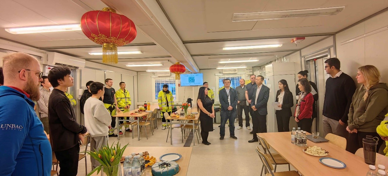 中國駐瑞典大使崔愛民走訪中鐵隧道局集團瑞典工程公司。中國駐瑞典大使館供圖