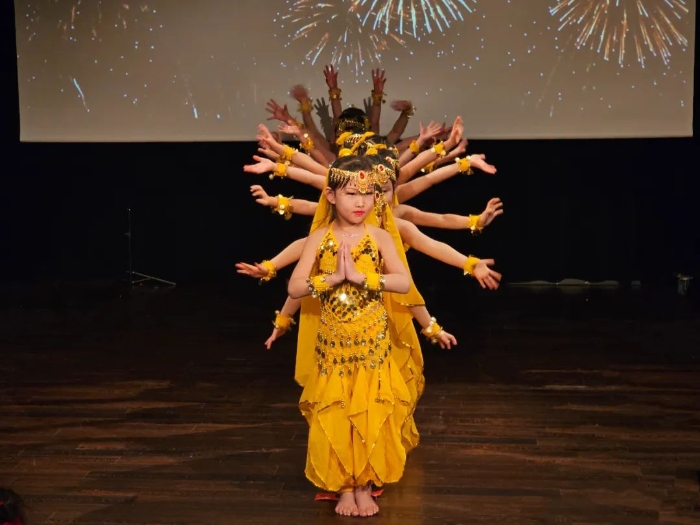 舞蹈《千手觀音》。中國駐瑞典大使館供圖。