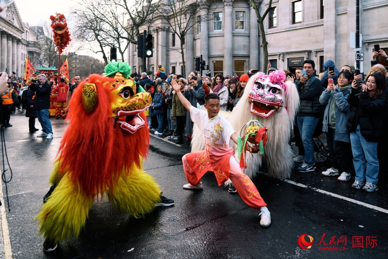 倫敦新春慶典現(xiàn)場。人民網(wǎng) 郭錦標、楊浩鵬攝