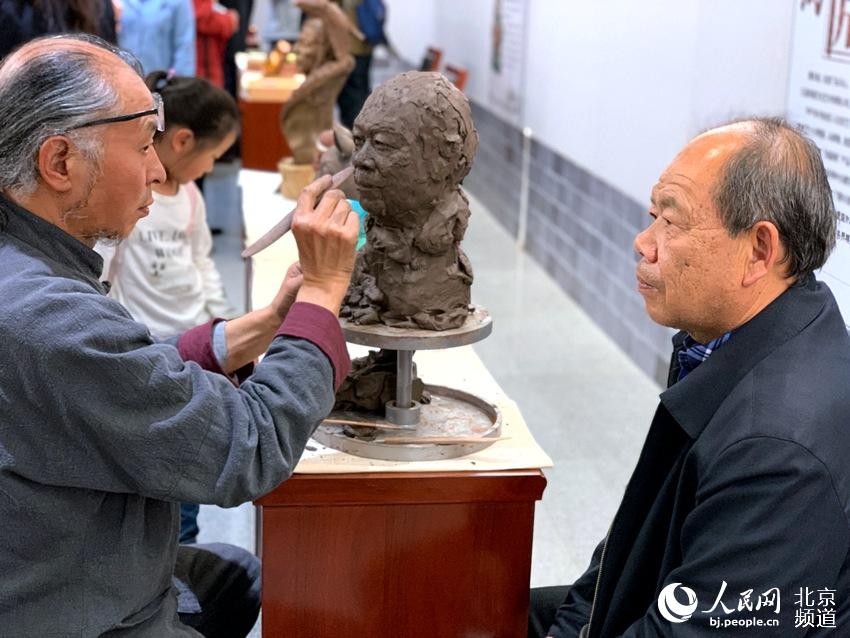 “魅力非遺，情系京西”北京地區(qū)非遺表演創(chuàng)作展開幕。人民網(wǎng) 孟竹 攝