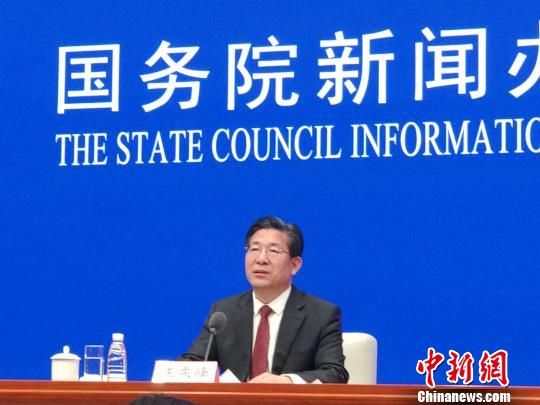 河北省委書記、省人大常委會(huì)主任王東峰答記者問(wèn)　郭超凱　攝