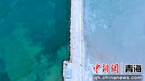 圖為冬日青海湖。李江寧攝