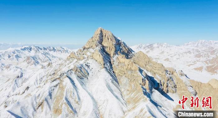 圖為山川被白雪覆蓋?！《继m縣融媒體中心供圖