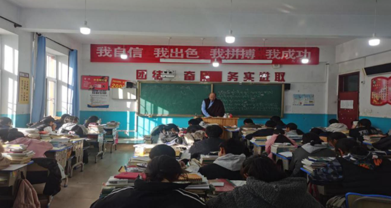 青?，斍撸寒惖剞k班讓孩子享受優(yōu)質(zhì)教育