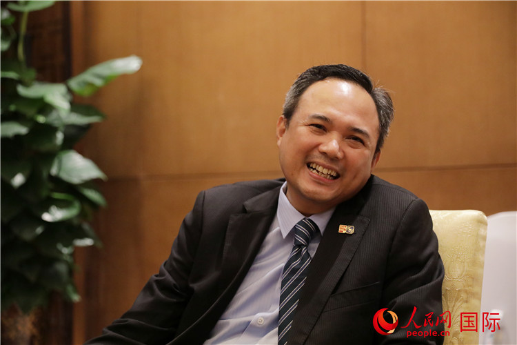 馬來西亞駐南寧總領(lǐng)事館總領(lǐng)事阿哈默·法蒂爾·伊斯邁爾在2024中國(guó)-東盟教育交流周期間接受人民網(wǎng)專訪。人民網(wǎng) 王婧攝