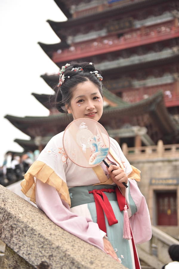 南昌滕王閣“古風(fēng)游”。受訪者供圖