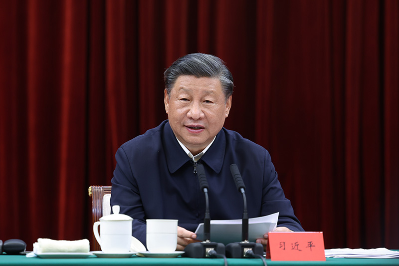2023年10月12日下午，中共中央總書記、國家主席、中央軍委主席習(xí)近平在江西省南昌市主持召開進(jìn)一步推動(dòng)長江經(jīng)濟(jì)帶高質(zhì)量發(fā)展座談會并發(fā)表重要講話。新華社記者 鞠鵬 攝