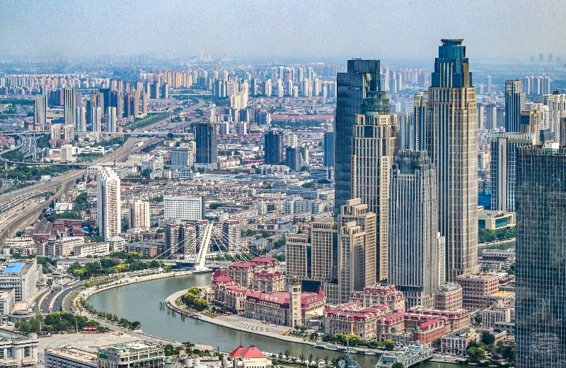 這是2023年6月16日從直升機上拍攝的天津中心城區(qū)城市景觀。
