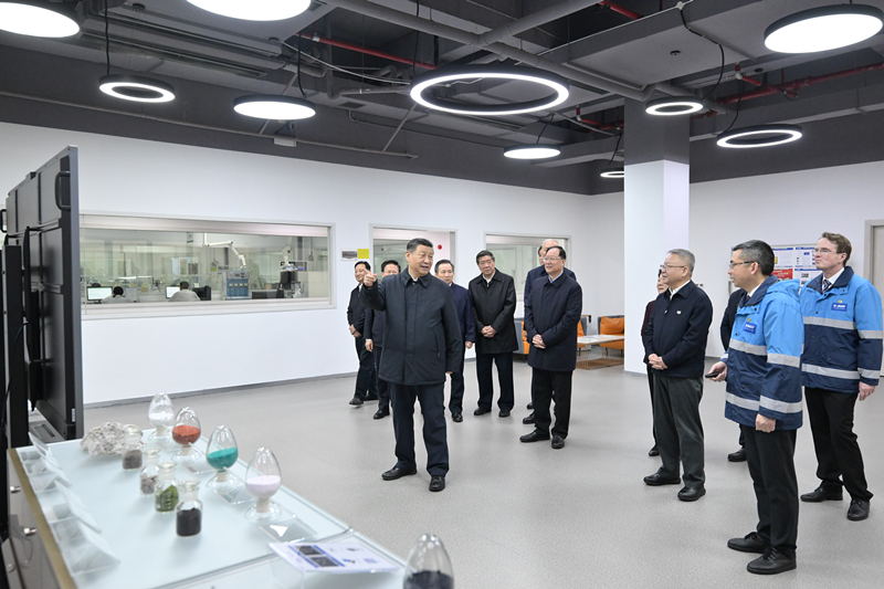 2024年3月18日，習(xí)近平總書記在中德合資企業(yè)巴斯夫杉杉電池材料有限公司考察。