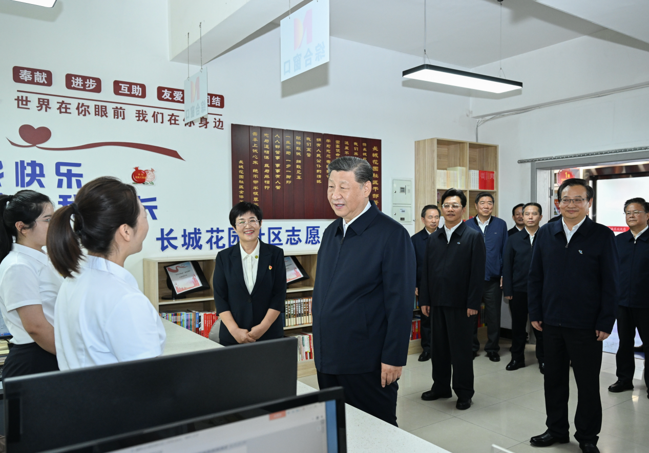 2024年6月19日，習(xí)近平總書記來到寧夏銀川市金鳳區(qū)長城花園社區(qū)考察。