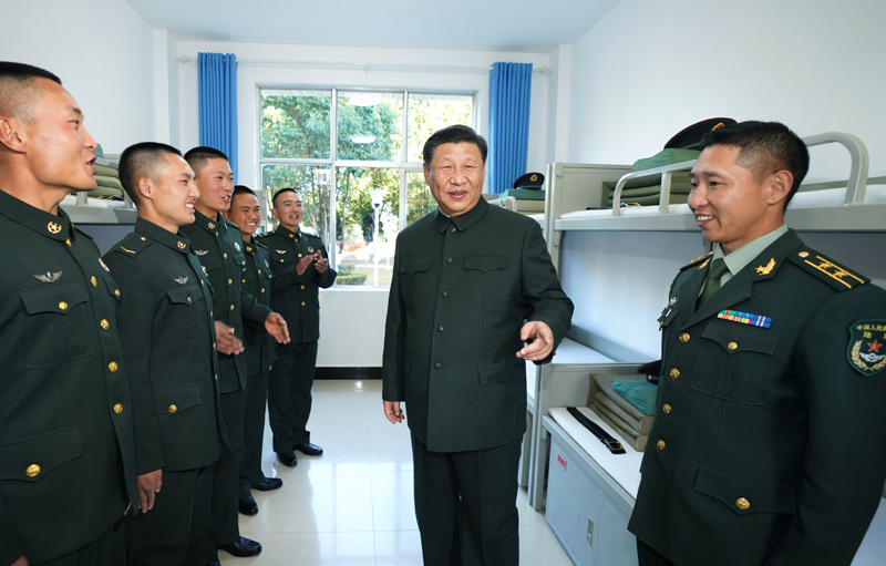 2020年1月19日，習(xí)近平主席視察駐云南部隊(duì)，深入邊防一線，看望慰問(wèn)官兵。