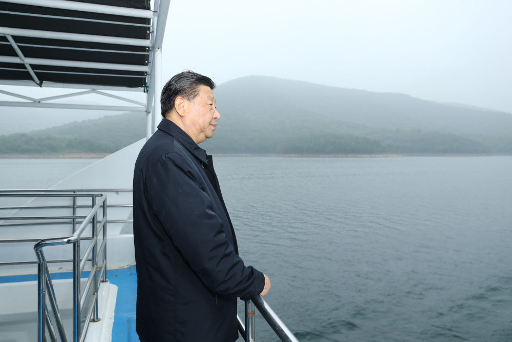 2021年5月13日下午，習(xí)近平總書記在河南南陽乘船考察丹江口水庫。