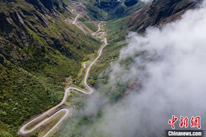 西藏山南，航拍勒布溝風(fēng)光。　江飛波 攝
