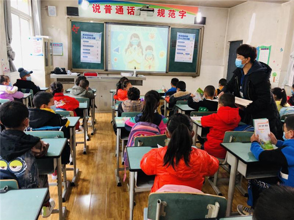 圖片默認(rèn)標(biāo)題_fororder_4、恢復(fù)上課的學(xué)生們-攝影-左斌