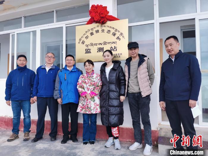 揭牌儀式現(xiàn)場(chǎng)。　張楊 攝