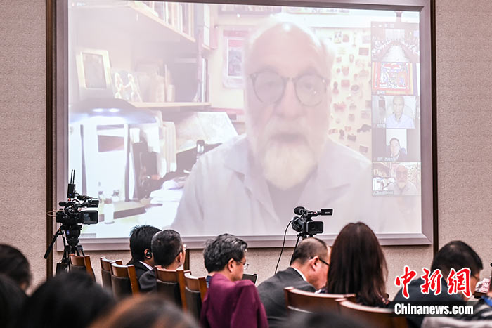 5月16日，由中國社會科學(xué)院西藏智庫、中國社會科學(xué)院民族學(xué)與人類學(xué)研究所主辦的第五屆西藏智庫國際論壇在北京舉行。美國紐約州立大學(xué)教授譚·戈倫夫在主旨演講中表示，自20世紀80年代以來，西方學(xué)者對西藏研究的范圍逐漸擴大，但西藏的語言和宗教仍然是最吸引西方學(xué)者的研究領(lǐng)域。 <a target='_blank' ><p  align=