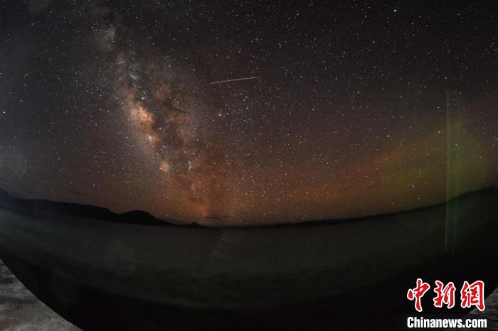 錯鄂湖星空璀璨，一顆流星劃過?！?lt;a target='_blank' ></p><p  align=