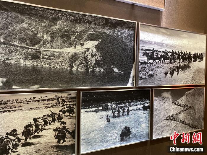紅樓內(nèi)展廳，圖為昌都戰(zhàn)役中的人民解放軍。彭寧鈴 攝