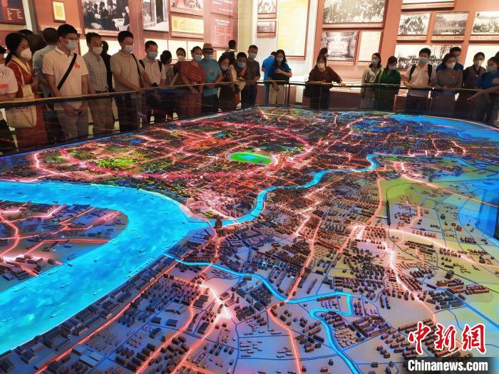 日喀則文化與旅游管理工作者上?！叭〗?jīng)”領(lǐng)悟生態(tài)旅游內(nèi)涵