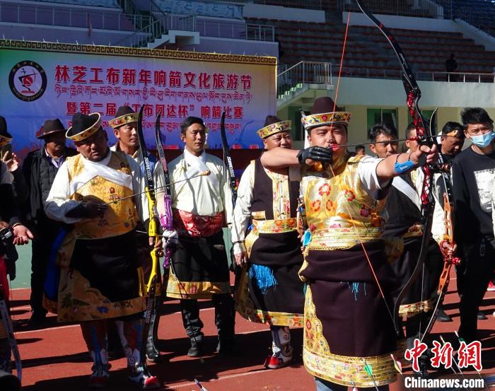 圖為響箭比賽現(xiàn)場?！∪轿木?攝