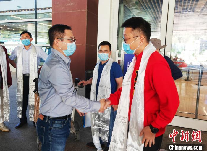 上海、青島市抽調醫(yī)療團隊、捐贈抗疫物資馳援西藏日喀則