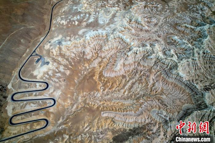 4月5日，西藏阿里札達(dá)土林。(無人機(jī)照片) 李林 攝