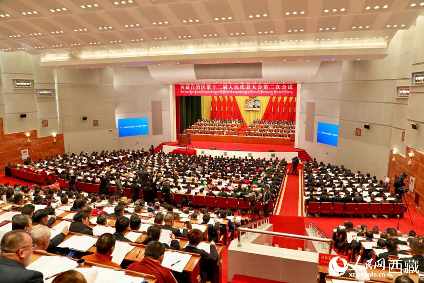 西藏自治區(qū)十二屆人大二次會(huì)議現(xiàn)場(chǎng)。