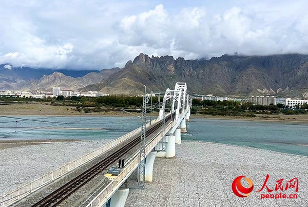 拉薩河特大橋。張敏穎 攝