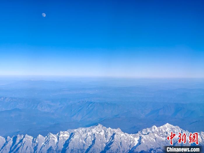 昆明進藏航班可實現(xiàn)“雪山自由”