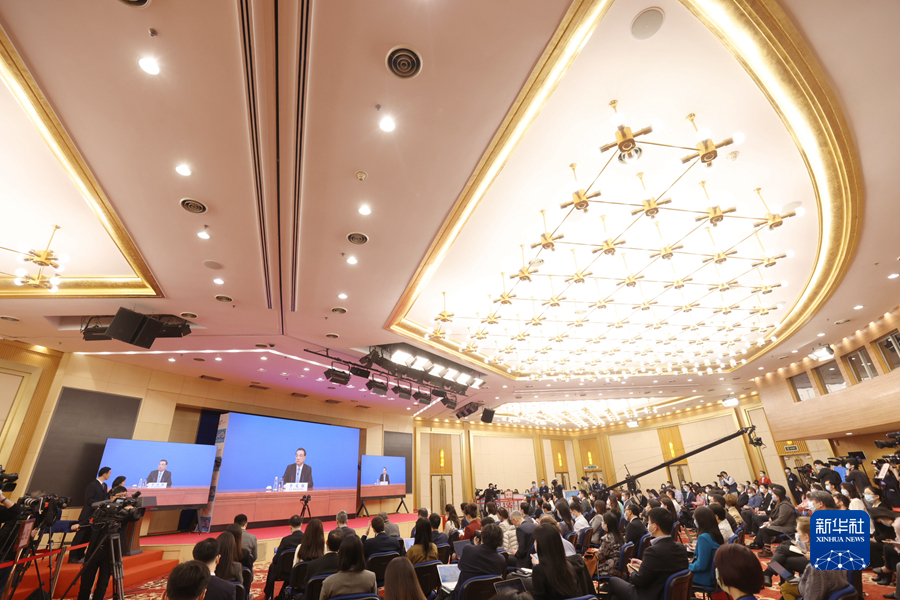 李克強總理出席記者會并回答中外記者提問